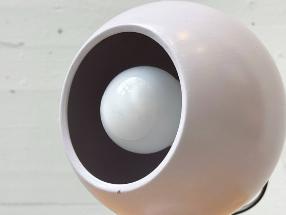 Image 1 of Set di 2 lampade da tavolo a forma di occhio magnetico, color lilla, Italia, anni '70