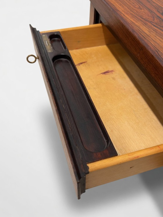 Image 1 of Gunni Omann Model 77 palissanderhouten bureau, jaren 60.