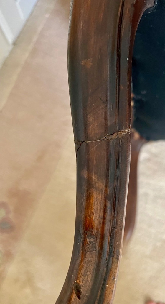 Image 1 of Pareja de sillones estilo Luis, tallados a mano, que necesitan restauración.