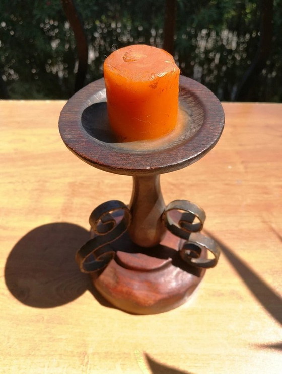 Image 1 of Antieke kandelaar van hout en smeedijzer