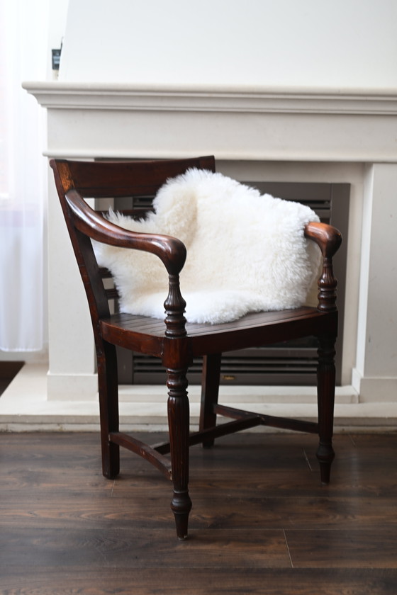 Image 1 of Antieke Engelse Armstoel van Massief Hout