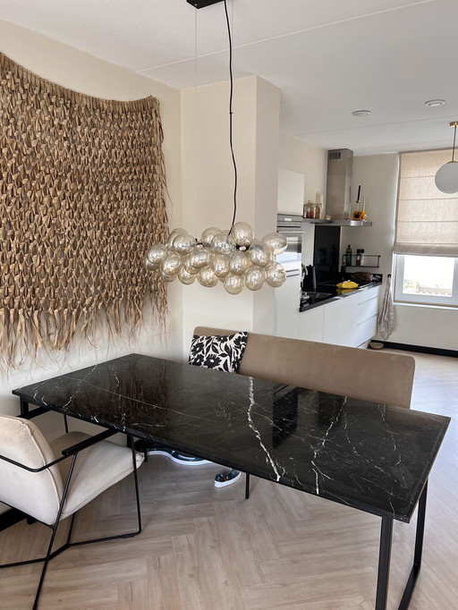 Marmortisch von Aime Té