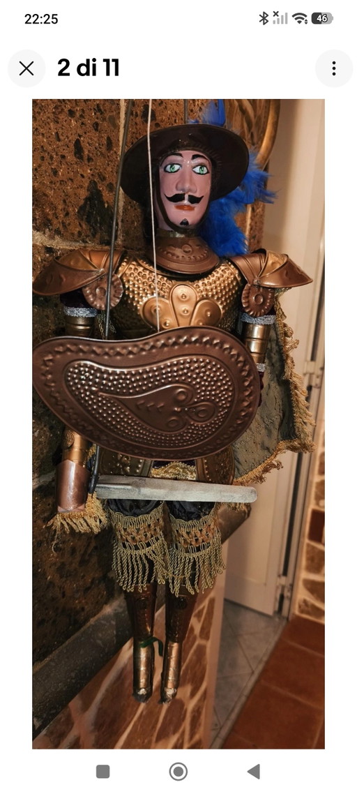 Vintage Puppet Puppet, 60cm, Brass Armor and Clothes – decoratieve objecten, Textile, Wood (photo 2 of 11)