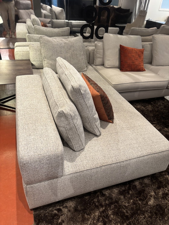 Image 1 of Minotti Lawrence configuration 225x410cm fabric cat.G