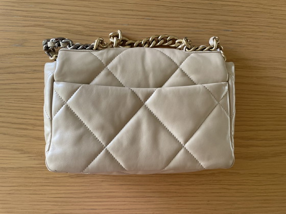 CHANEL 19, small beige – Borse a tracolla, Metallo (photo 2 of 13)