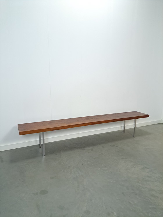 Image 1 of Banc en acajou massif avec pieds chromés