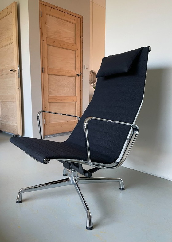 Image 1 of Vitra Eames EA 124 poltrona lounge - nera - hopsak