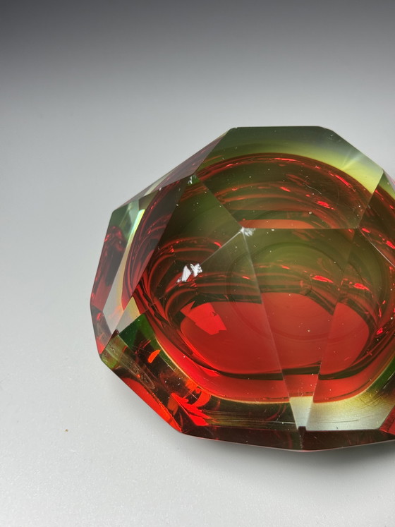 Image 1 of SEGUSO - Flavio Poli, Murano – Two-Tone Sommerso Crystal Bowl (Uranium & Ruby), 1950s