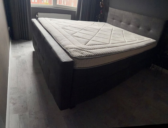 Image 1 of Very neat box spring Swiss Sense 180x220