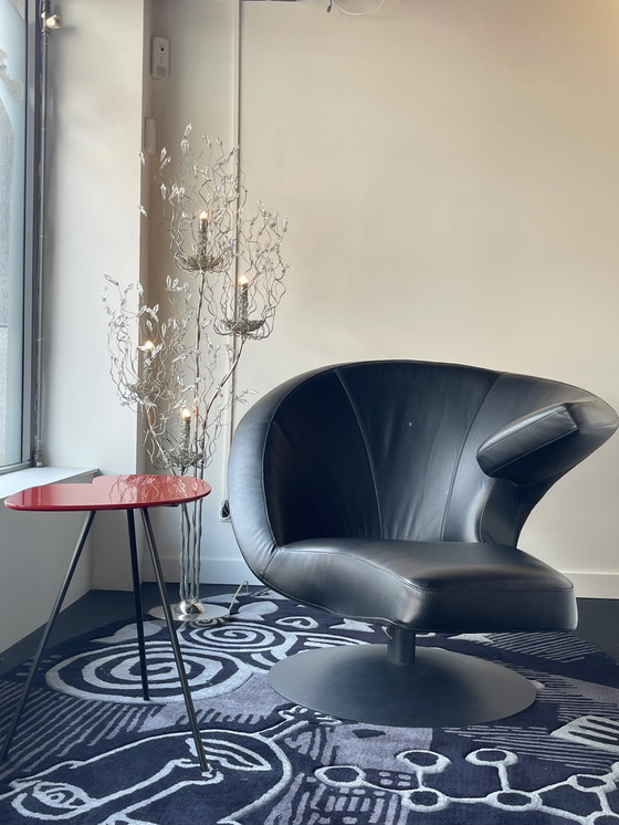 Image 1 of Leolux Parabolica armchair show model