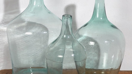 Ensemble de bonbonnes antiques (c.1920). Lot de trois #65 – Verres et carafes, Glass (photo 3 of 16)