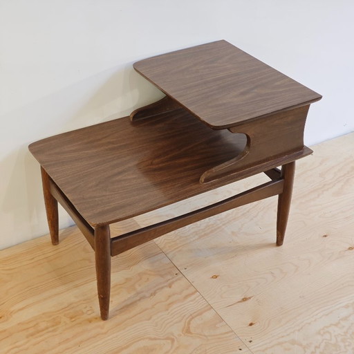 Mesa auxiliar vintage de dos niveles