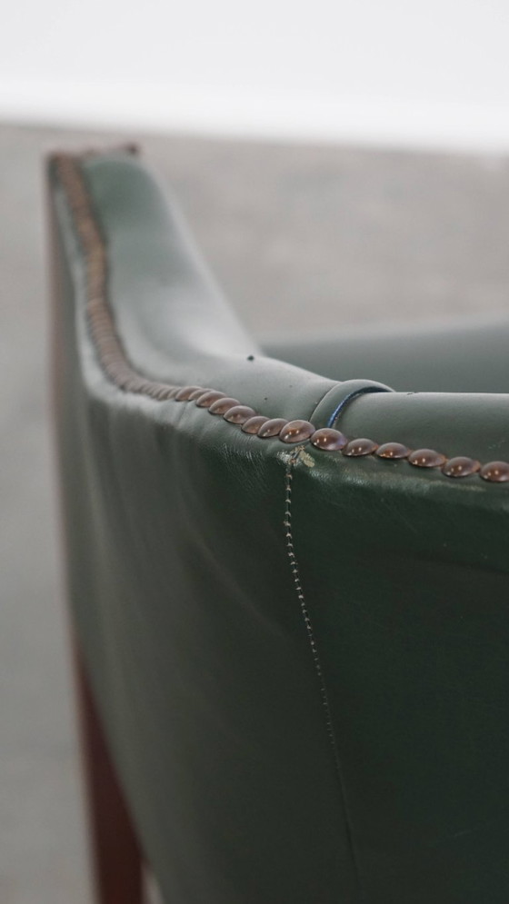 Image 1 of Beistell-/Ess-/Bürostuhl aus grünem Rindsleder und Holz im englischen Stil