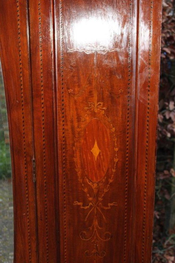 Image 1 of Armadio vintage in legno (anni 30-40) armadio per ragazze