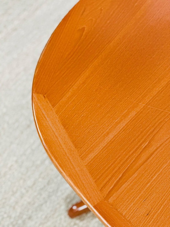 Image 1 of Table de salle à manger vintage ovale à rallonge en teck par G-Plan, 1960