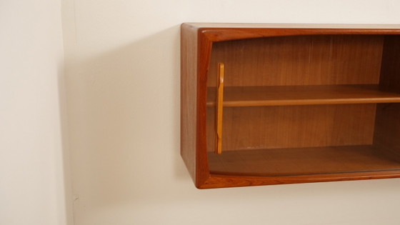 Image 1 of Credenza vintage | Anta scorrevole in vetro | Sospesa | 160 cm