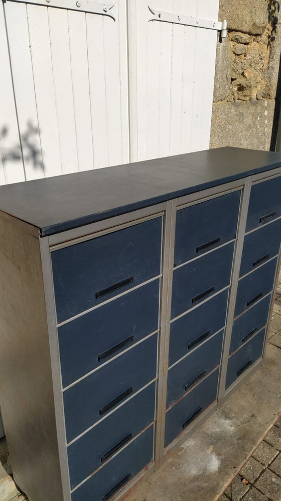 Image 1 of Vintage metalen kast 1970 - 15 kluisjes