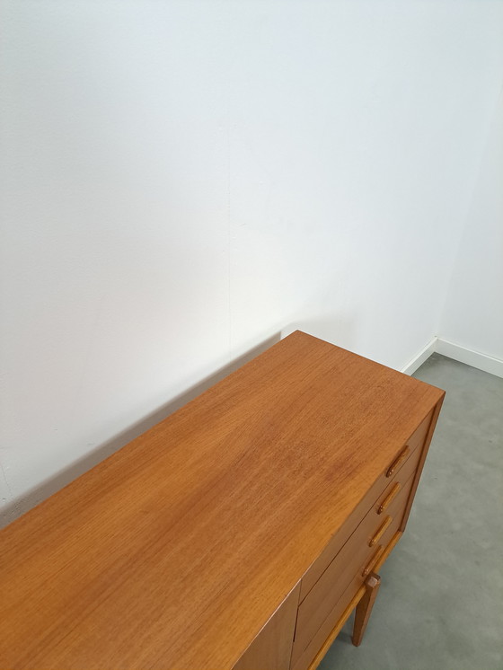 Image 1 of Buffet à hauts pieds et tiroirs