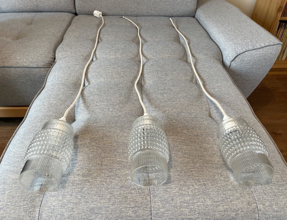 Image 1 of Ensemble de 3 suspensions en verre texturé remises à neuf, style scandinave des années 1970