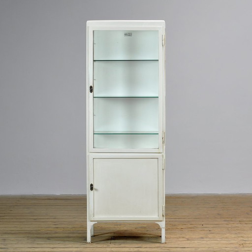 Gabinete médico antiguo, década de 1970. – kasten, Glass, Metal (photo 2 of 9)
