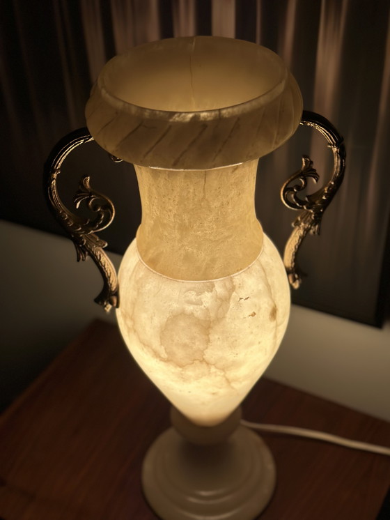 Image 1 of Lampe de table amphore vintage aspect albâtre – France, vers 1960-1970