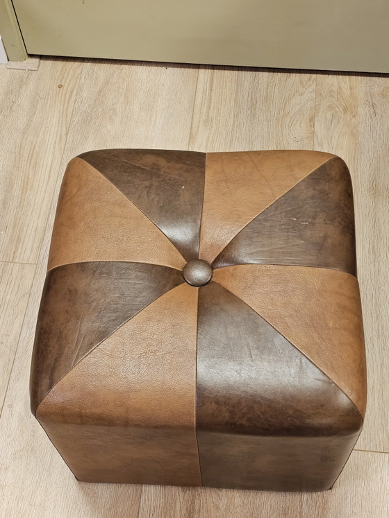 Image 1 of Pouf ottoman vintage en similicuir marron cognac