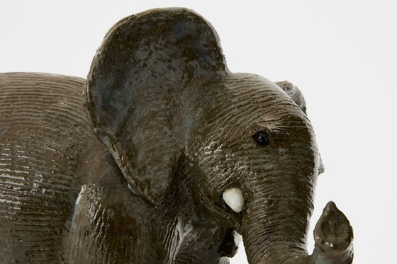 Image 1 of Ensemble de deux sculptures d'éléphants de Valérie Courtet Grès émaillé Circa 2010