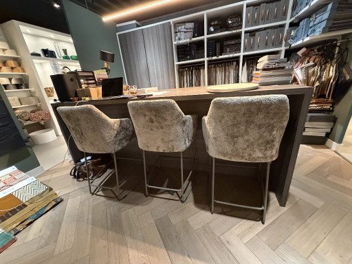 3 Barstoelen Fabr. Mobitec Model Saga – barkrukken, Metal, Textile