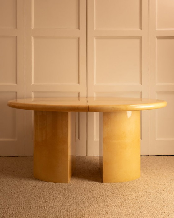 Image 1 of Table ovale en peau vernie - Italie 1960s