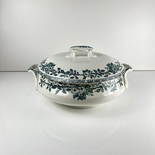 "Guadeloupe" model iron tureen, early 20th century, St amand