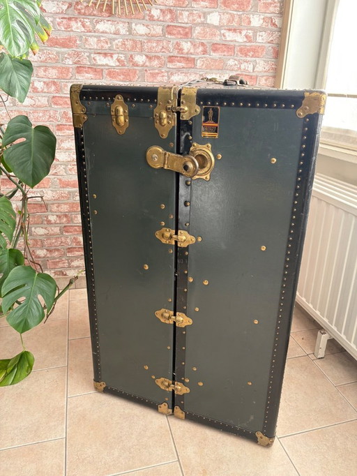 1920 Oshkosh Steamer Trunk