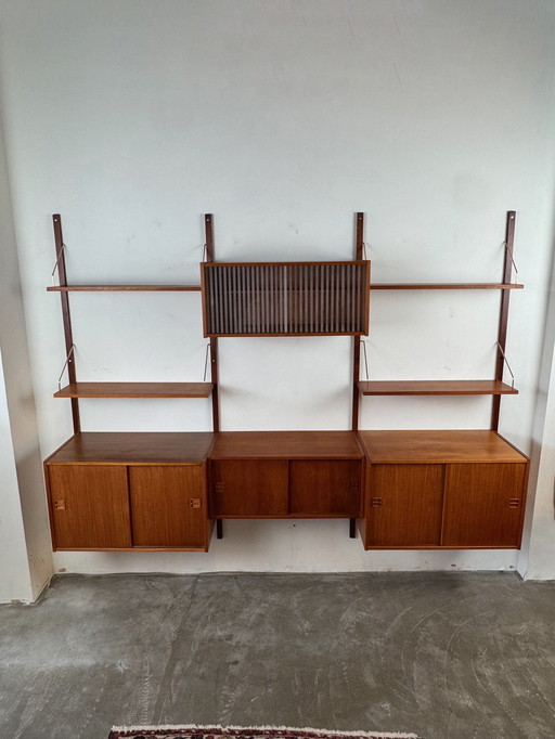 Sistema di pareti in teak danese: design scandinavo senza tempo