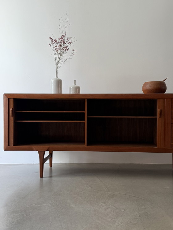 Image 1 of Ib-Kofod Larsen para aparador de teca Faarup Mobelfabrik, Dinamarca, años 60