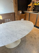 Tablero de mesa de mármol Bianco Carrara con pata (estilo tulipán Knoll)
