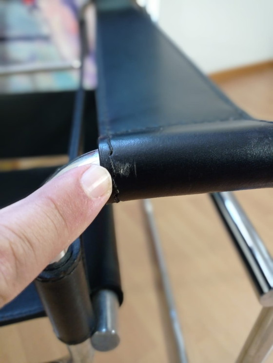 Image 1 of Poltrone Knoll Wassily B3 in pelle nera di Marcel Breuer