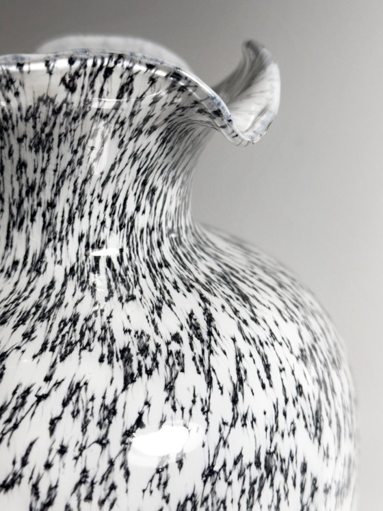 Image 1 of Jarrón de cristal de Murano italiano de los años 80, vidrio lechoso gris moteado, tortuga blanca, flores de guepardo y tártara.