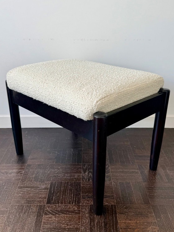 Poggiapiedi Scandinavo Vintage Tessuto Bouclé – Poggiapiedi e pouf, Textile, Wood (photo 6 of 11)