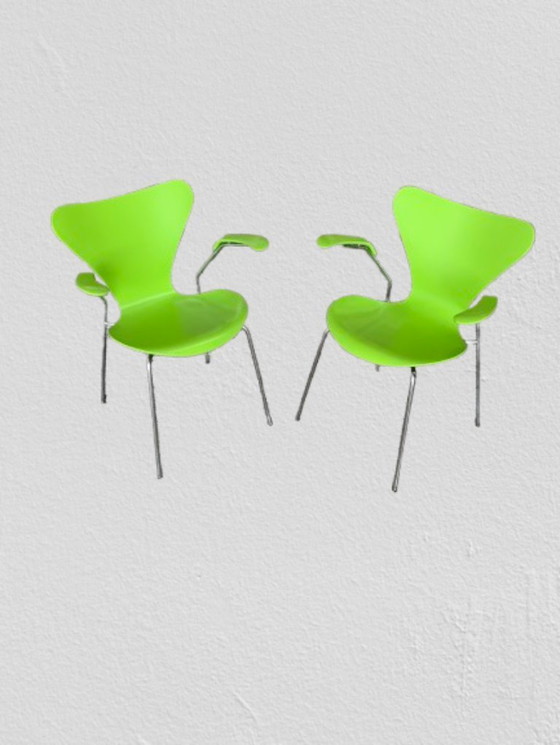 Image 1 of Series 7 3207 Armchairs By Arne Jacobsen For Fritz Hansen