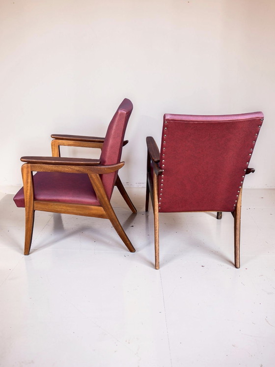 Image 1 of Ensemble de fauteuils design vintage – similicuir rouge et teck (années 1960)