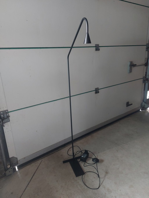 Trizo21 austere lamp