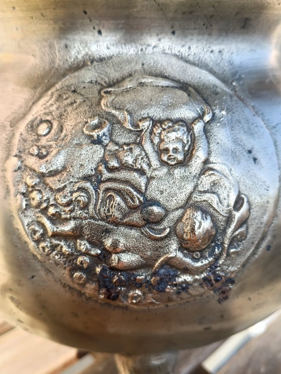 Image 1 of Tripod cauldron in brass, late 19th century Austria