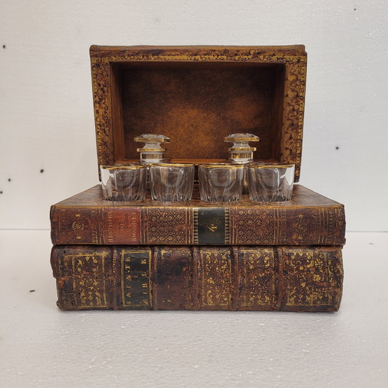 Image 1 of Decanter segreto, vetro tagliato, pelle goffrata, legno, FFS XIX - Francia