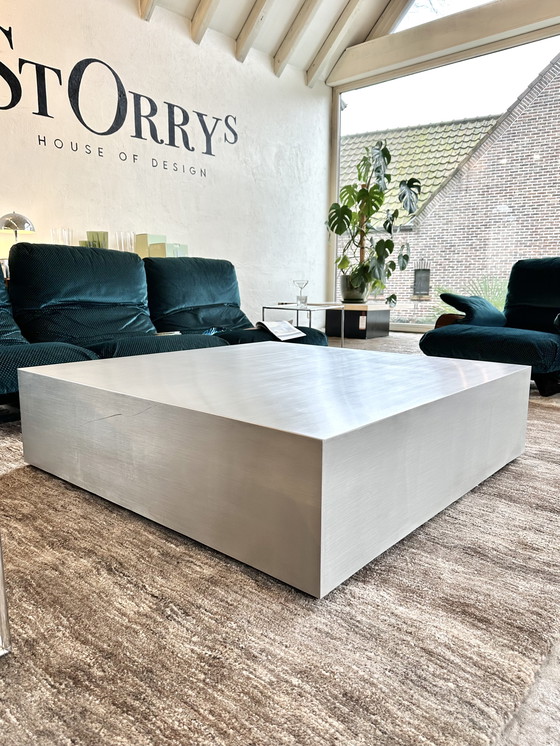 Image 1 of Mesa de centro cúbica de acero inoxidable