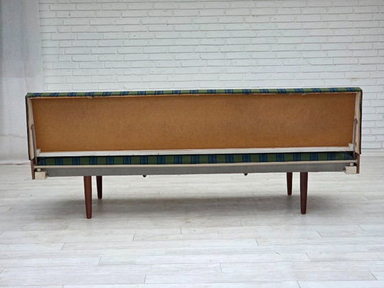 Image 1 of Daybed danese degli anni '70, mobili in lana, legno massiccio di teak, condizioni originali