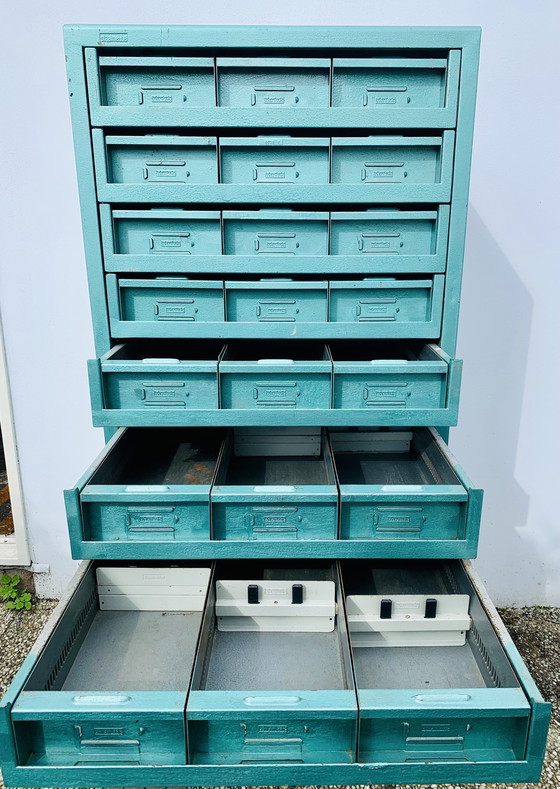 Image 1 of Vintage Staalmeubel kast – Ziekenfonds girokaarten, industrieel erfgoed