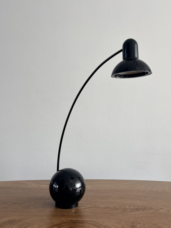 1980er-90er Postmoderne Space Age Tischlampe – Schwarz – Tischlampen, Metal, Plastic (photo 4 of 12)