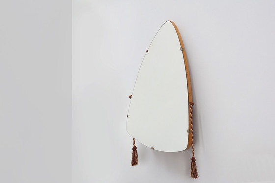 Image 1 of Specchio vintage a forma di triangolo organico con retro in legno, Belgio anni '60