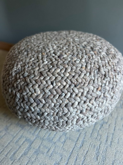 Pouf fait main 100% laine