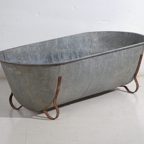 Antique Galvanized Zinc Bathtub – European Industrial Tub – circa 1900 #5 – Decorative Objects, Iron, Rustic (photo 4 of 39)