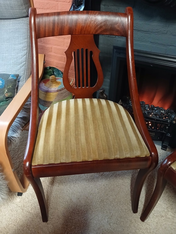 Set di quattro sedie da pranzo classiche a forma di gondola – Velvet, Wood (photo 3 of 15)